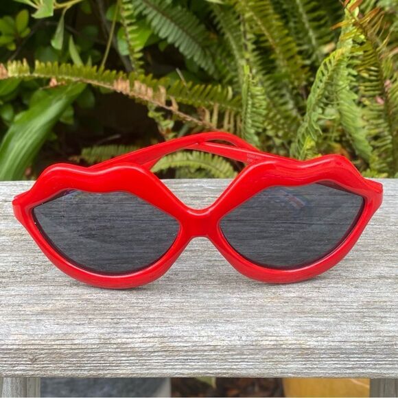 Lot of (4) Four Fun Various Colors & Shapes Sunglasses. Party Celebration - Picture 6 of 9